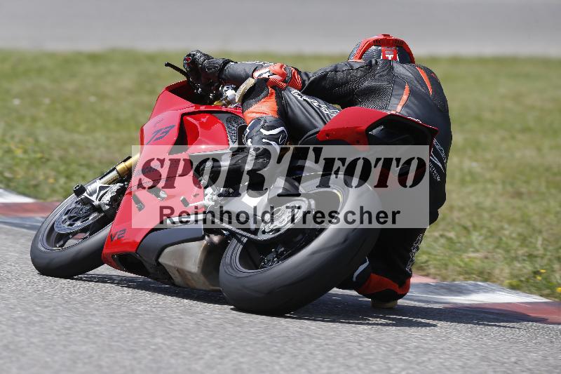 /27 12.06.2025 Ducati Schweiz Trackday Warmup  ADR/gelb-jeaune/14